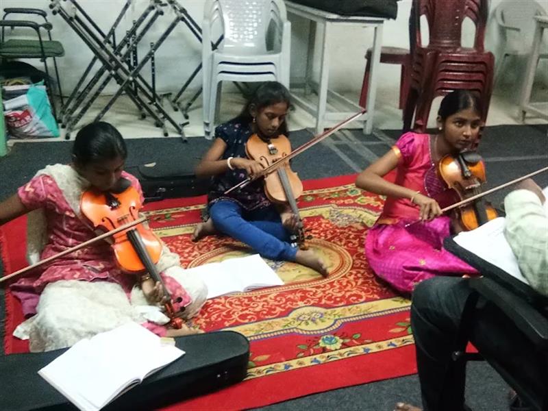 Music and Dance Classes - Makkalcare - Business Classfied